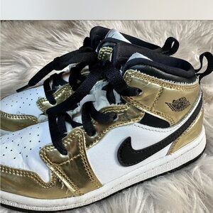 Nike Kids White and Gold Sneakers